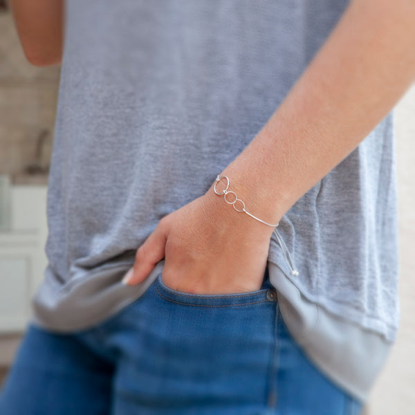 Personalized bracelet - sterling silver mother bracelet - custom jewelry for mothers - Mother's Day Gift.