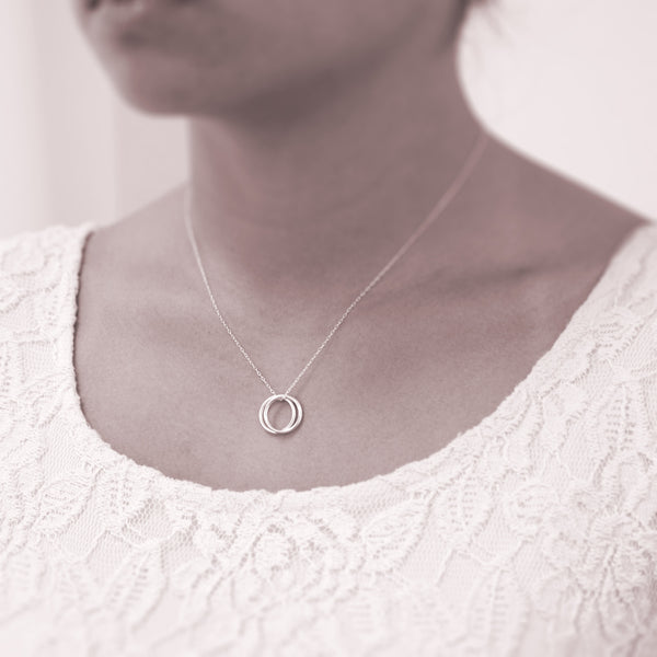 Personalized necklace - silver twins necklaces  - sterling silver custom jewelry for best friend or twin sister. Perfect gift for sisters or best friends or mothers of twins. Interlocking silver rings to represent twins.
