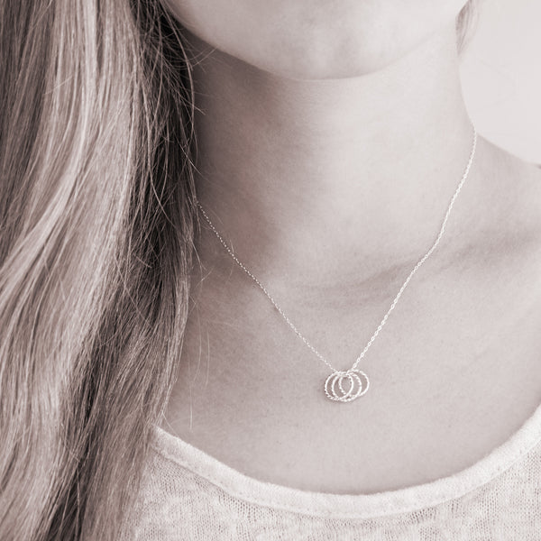 Personalized necklace - silver three best friend necklaces  - sterling silver custom jewelry for best friends or sisters. Perfect gift for sisters or best friends. Three interlocking silver rings to represent three friends or sisters.