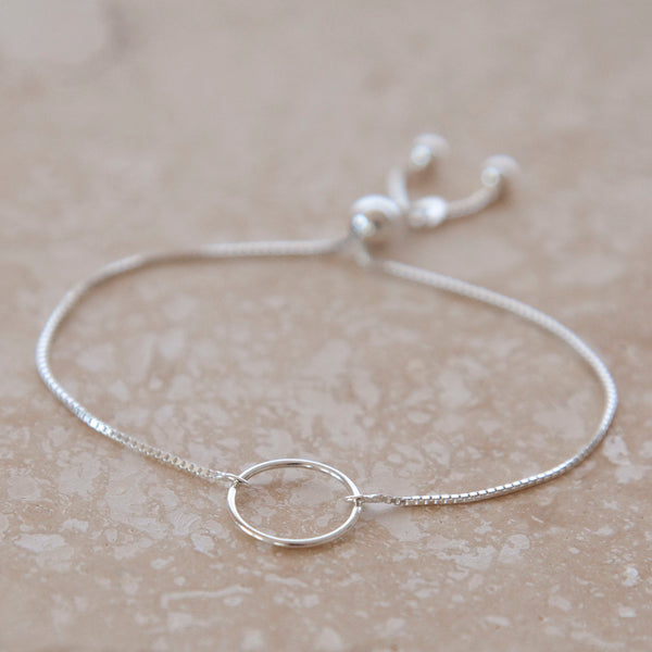 Mom Jewelry - Custom silver bracelet for mothers. 